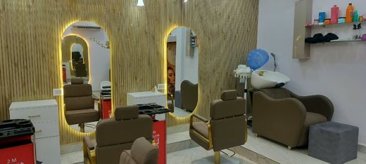 Hair and makeup styling area with mirrored stations - Divine MakeOver, Mandla